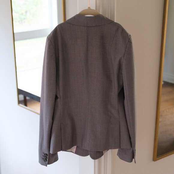 Banana Republic blazer - tailored, flattering, excellent condition - Picture 5 of 16